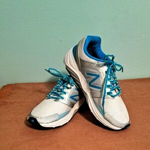 New Balance Acteva Lite Size 8 White Turquoise
